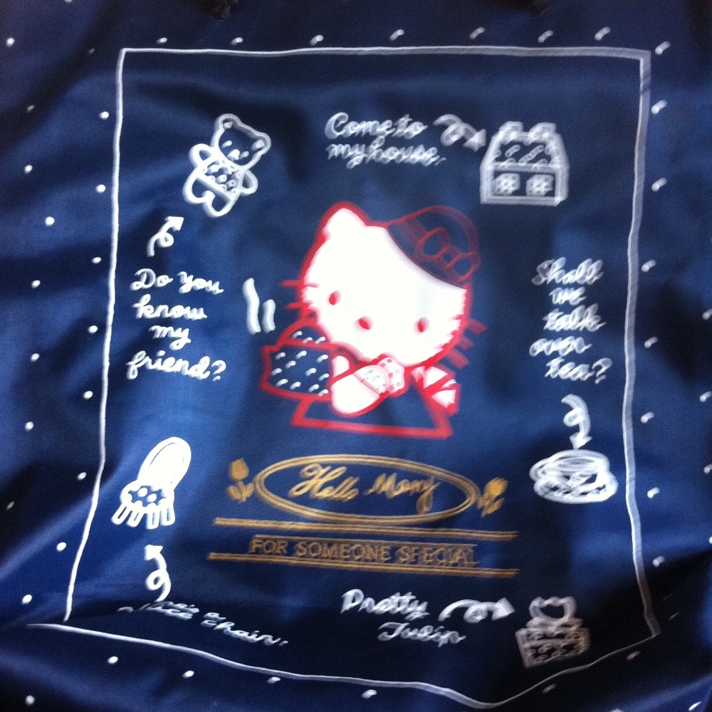 Hello Kitty Collectible Plastic Drawstring Tote - Picture 2 of 4